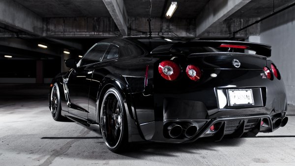 Nissan GTR r35 Black Tuning