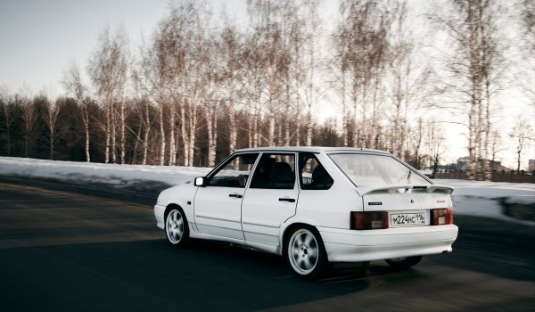 ВАЗ 2114 белая оперская