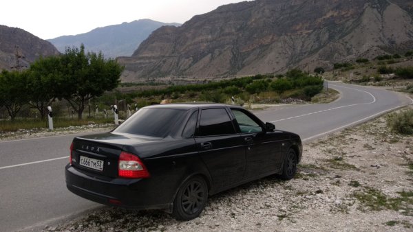 Черная Приора седан