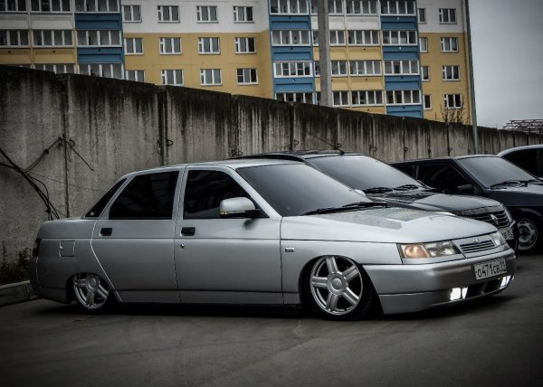 ВАЗ 2110 Bunker серебристая