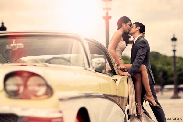 Влюбленные в машине