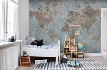 Детская комната с картой мира