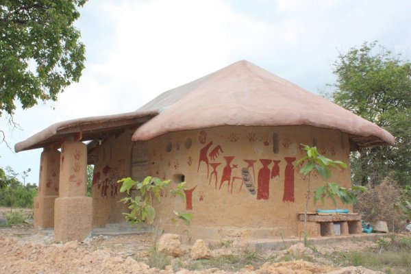 Иран остров Ормуз домики из самана?