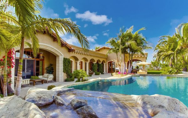 Шикарный дом у моря