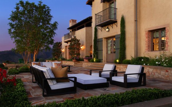 Особняк с террасой