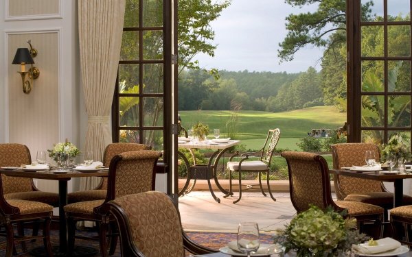 Бенуа вид на лестницу и террасу в Версале