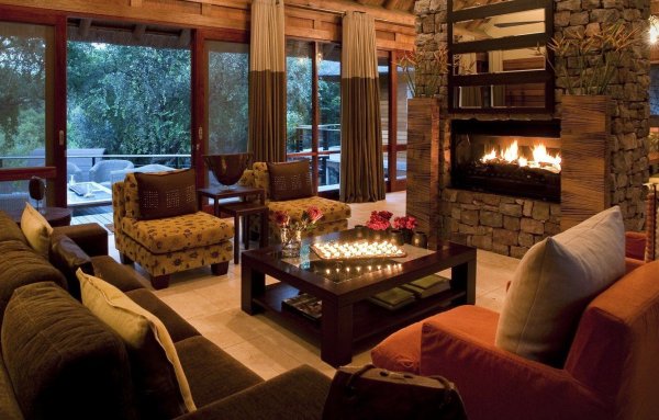 Уютный домик в горах с камином