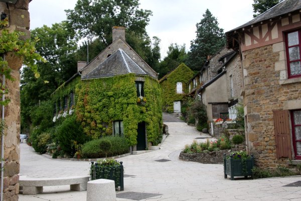 Французская деревня Ле Пульдю