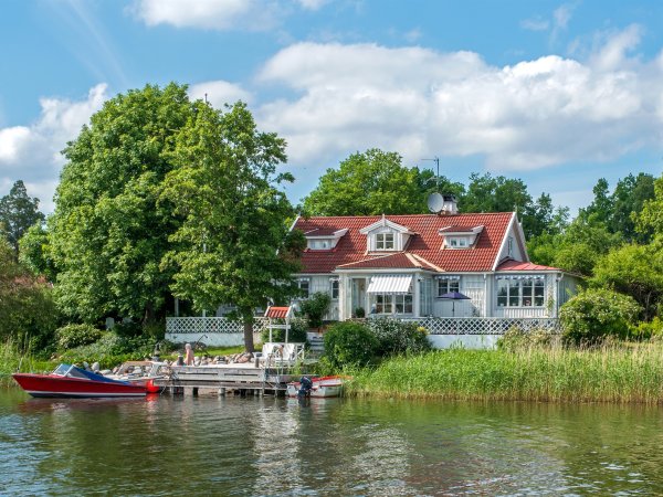 Дом у озера