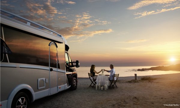 Океан и дом на колесах