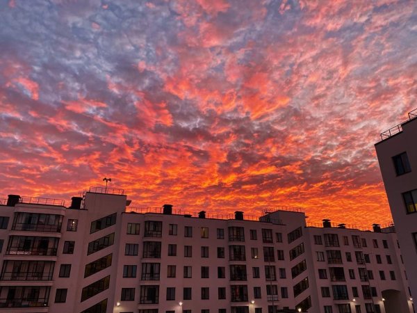 Закат среди многоэтажек