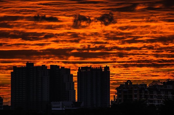 Закат многоэтажки