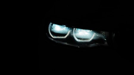 BMW фары в темноте