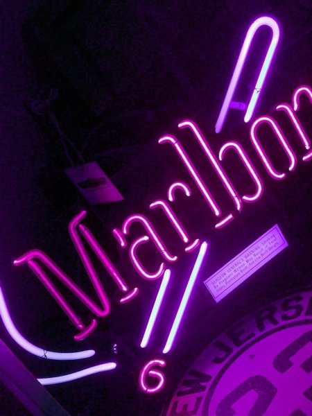 Неоновые надписи