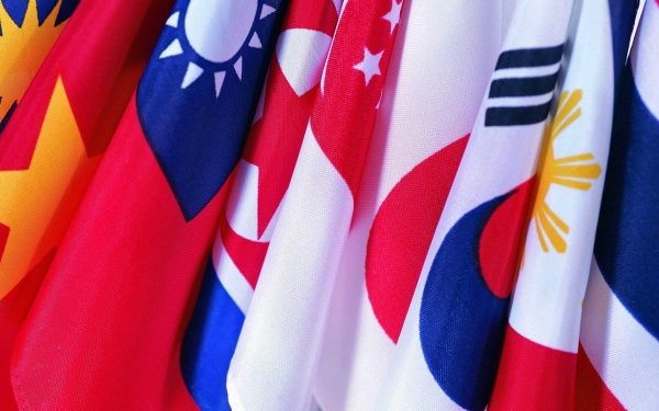 Разные флаги мира