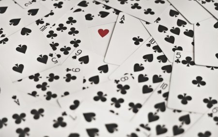 Фон из игральных карт
