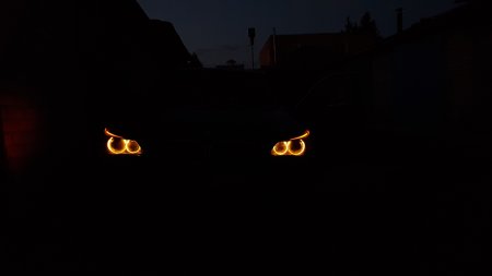 BMW 5 e60 ангельские глазки в темноте