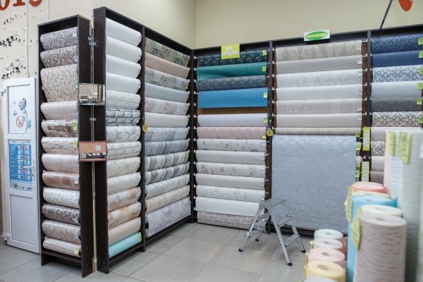 Обои в магазине билд