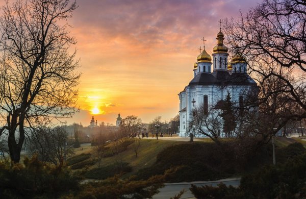 Чернигов храм вечер