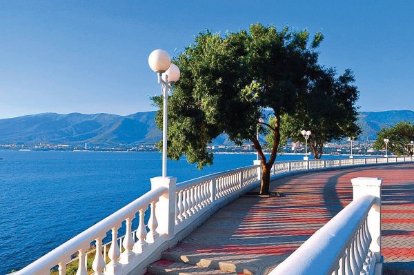 Геленджикская бухта набережная