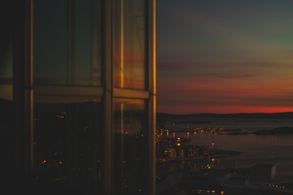 Вид из окна на город