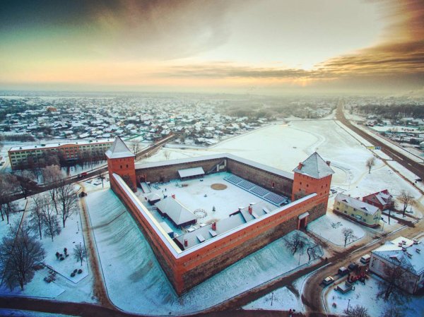 Лидский замок Беларусь зима