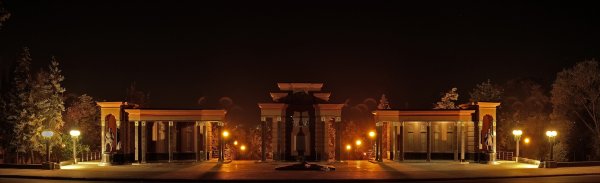 Памятник борцам революции Луганск