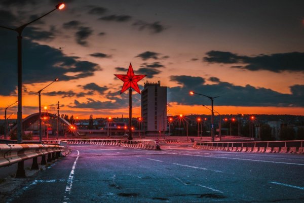 ЖД вокзал Луганск звезда