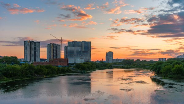 Город Миас на реке Миасс