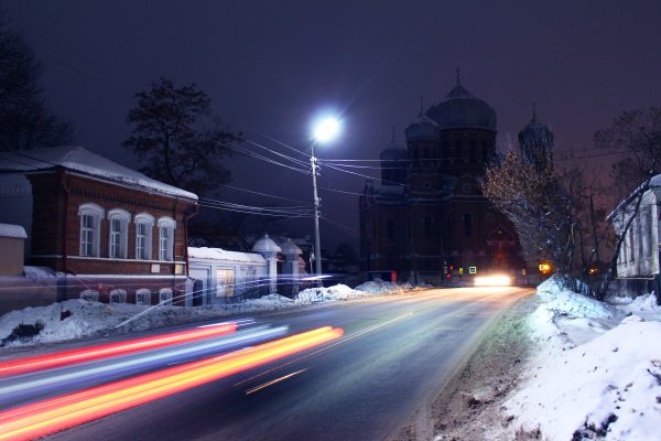 Уличное освещение зима город