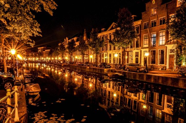 Вечер в городе