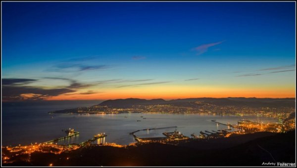 Новороссийск Цемесская бухта на закате