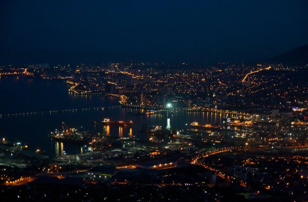 Порт Новороссийск ночной вид