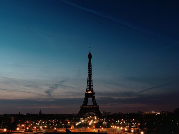 Франция Париж Эйфелева башня ночью