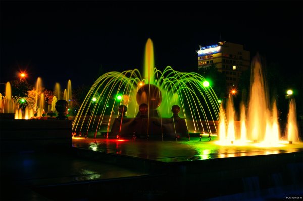 На Красном зеленое город