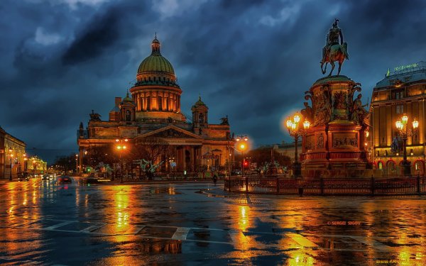 Исакиевский собор ночью