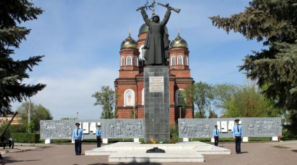 Памятники города Пугачева Саратовской области