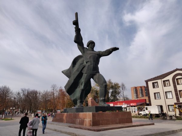 Памятники в городе Шахты Ростовской области