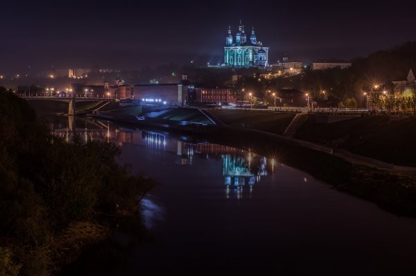 Собор Смоленска ночью