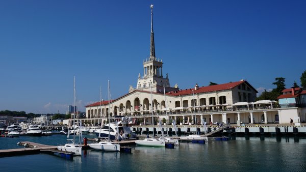 Причал на морском вокзале Сочи