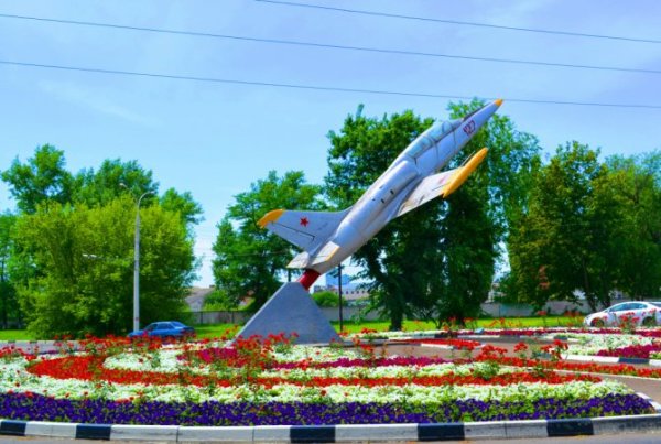 Тихорецк памятник самолет