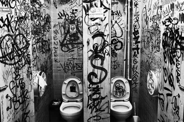 Разрисованный унитаз