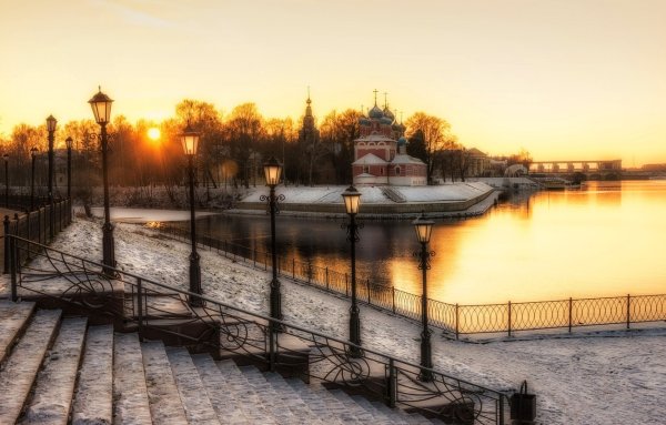 Углич набережная Волги закат