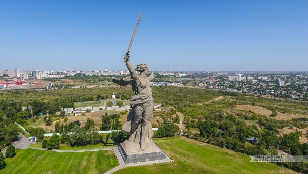 Храм на Мамаевом Кургане и Родина мать Волгоград