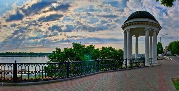 Панорама Волжской набережной Ярославль