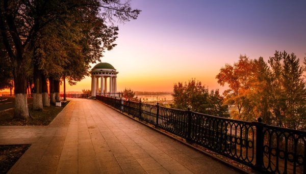 Волжская набережная Ярославль вечером