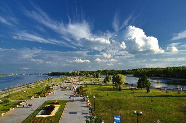 Парк на стрелке Ярославль