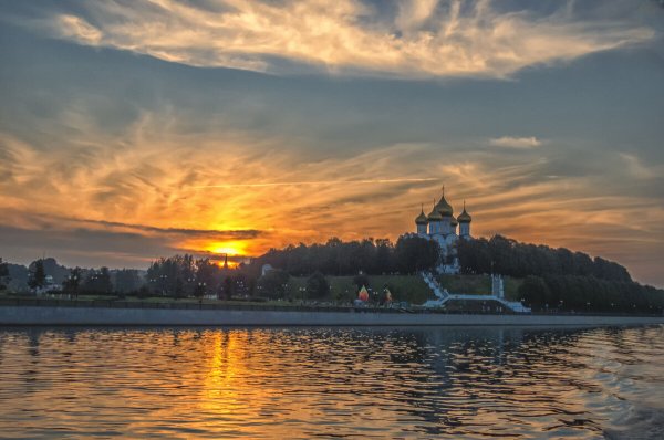 Ярославль набережная вечером