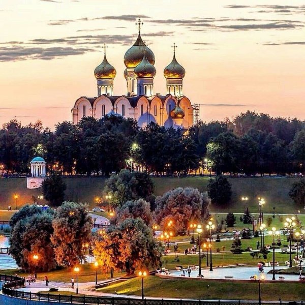 Ярославль стрелка Успенский собор