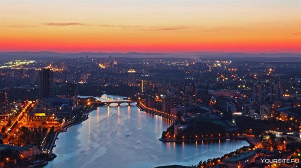 Ночной Екатеринбург с высоты птичьего полета